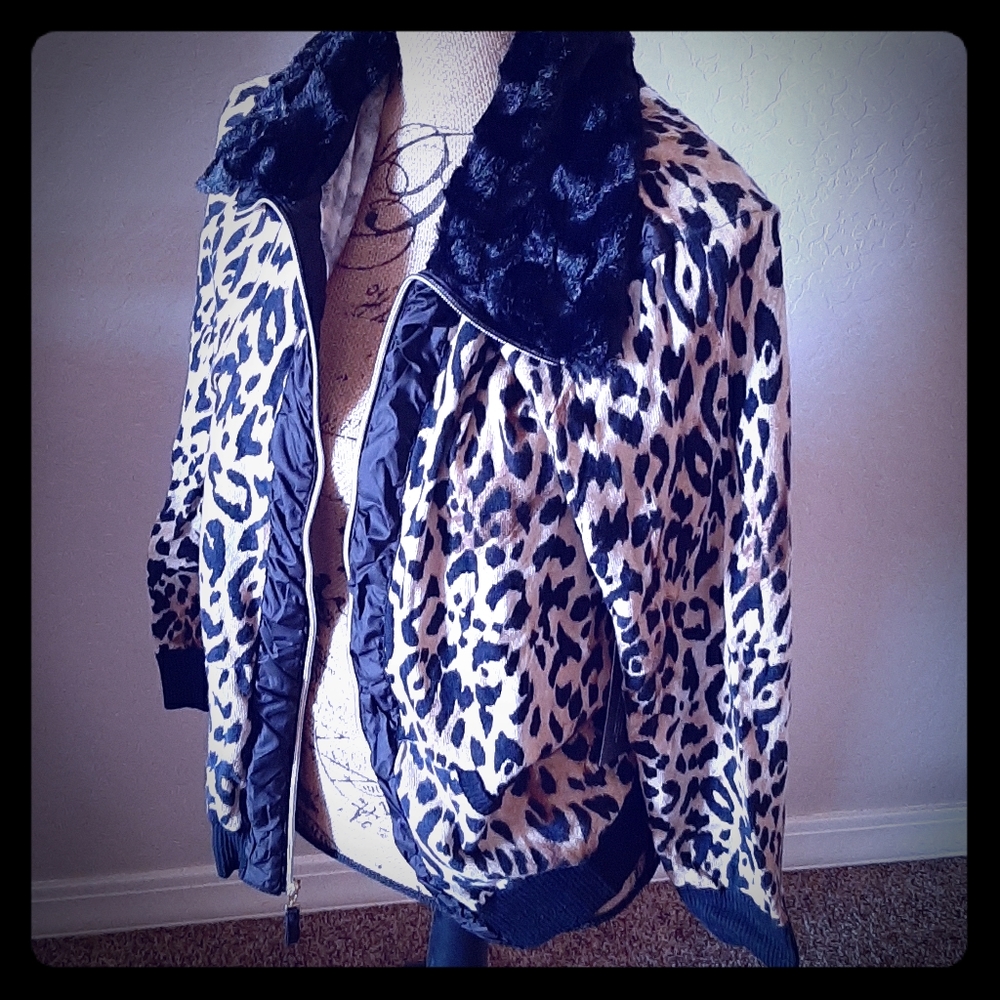 Beautiful animal print sweater jacket